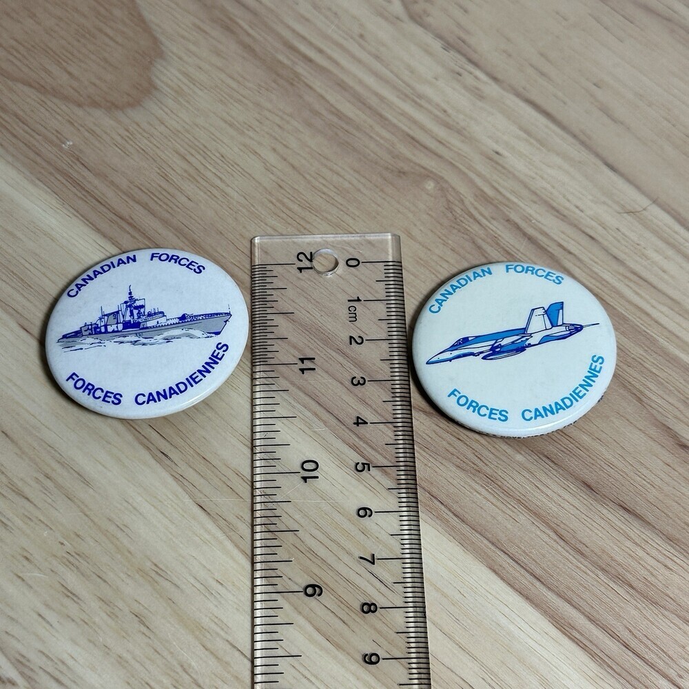 2 Vintage Canadian Forces Pin Back Buttons Air Force and Navy - Picture 2 of 3